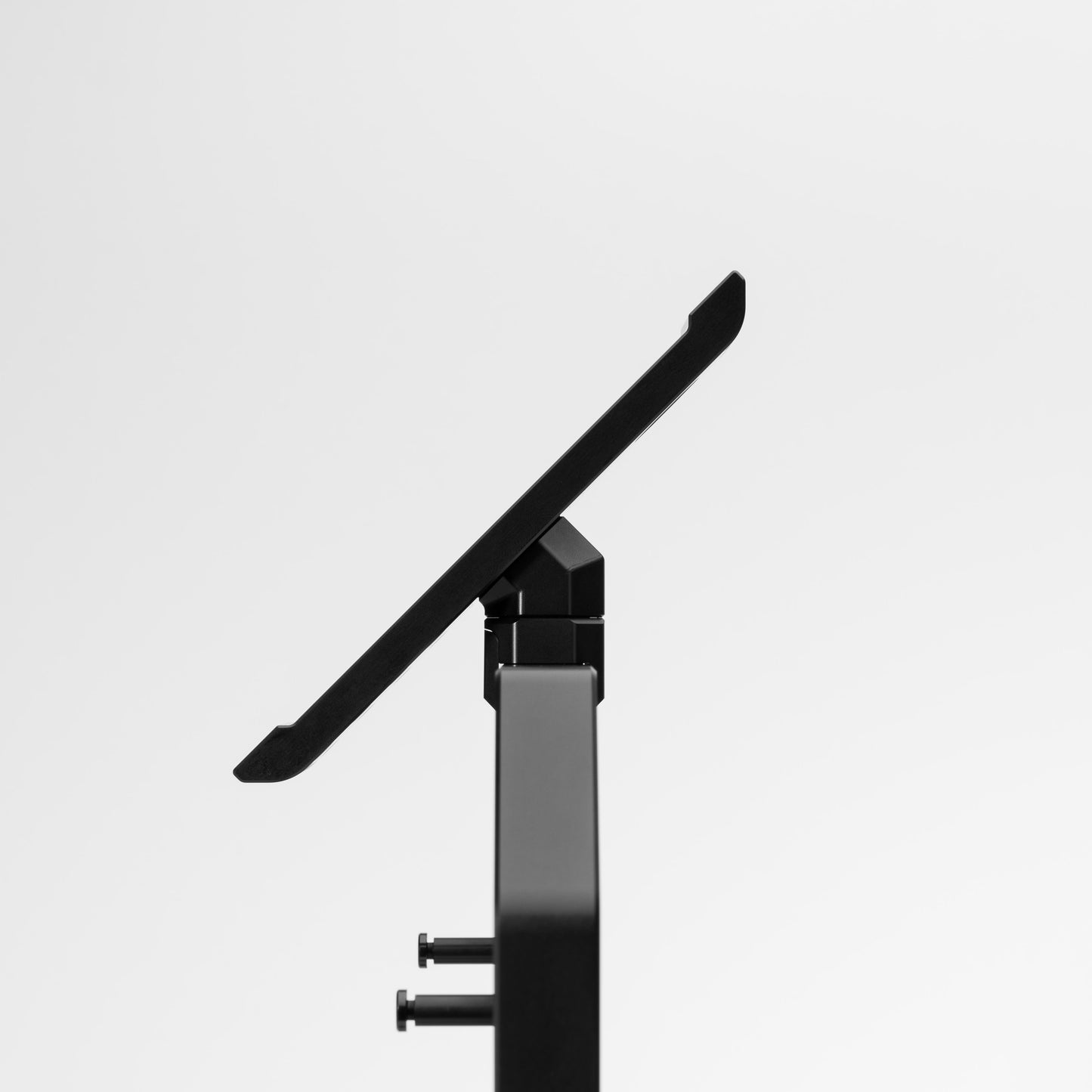 RADIATOR MOUNT 140