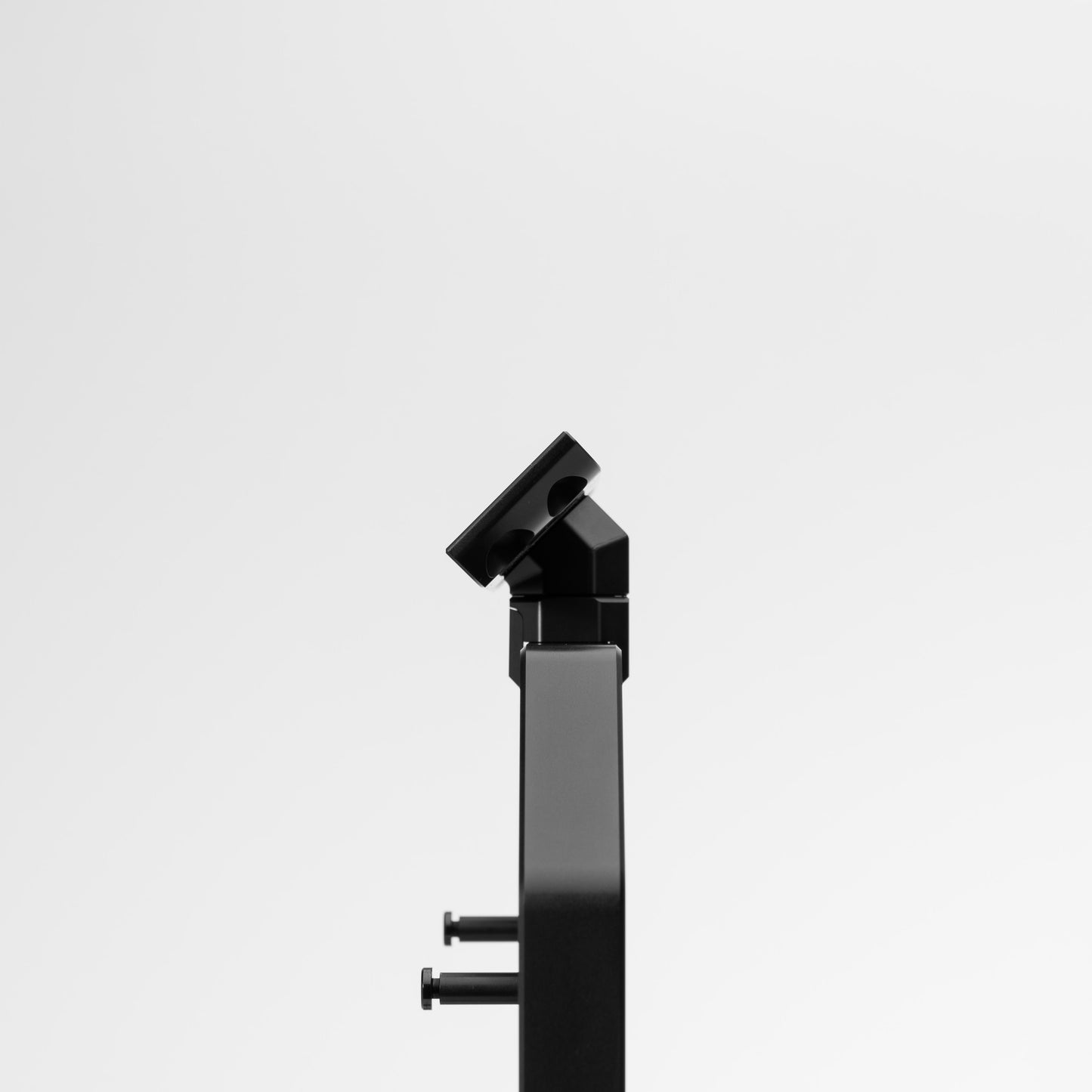 RADIATOR MOUNT 120